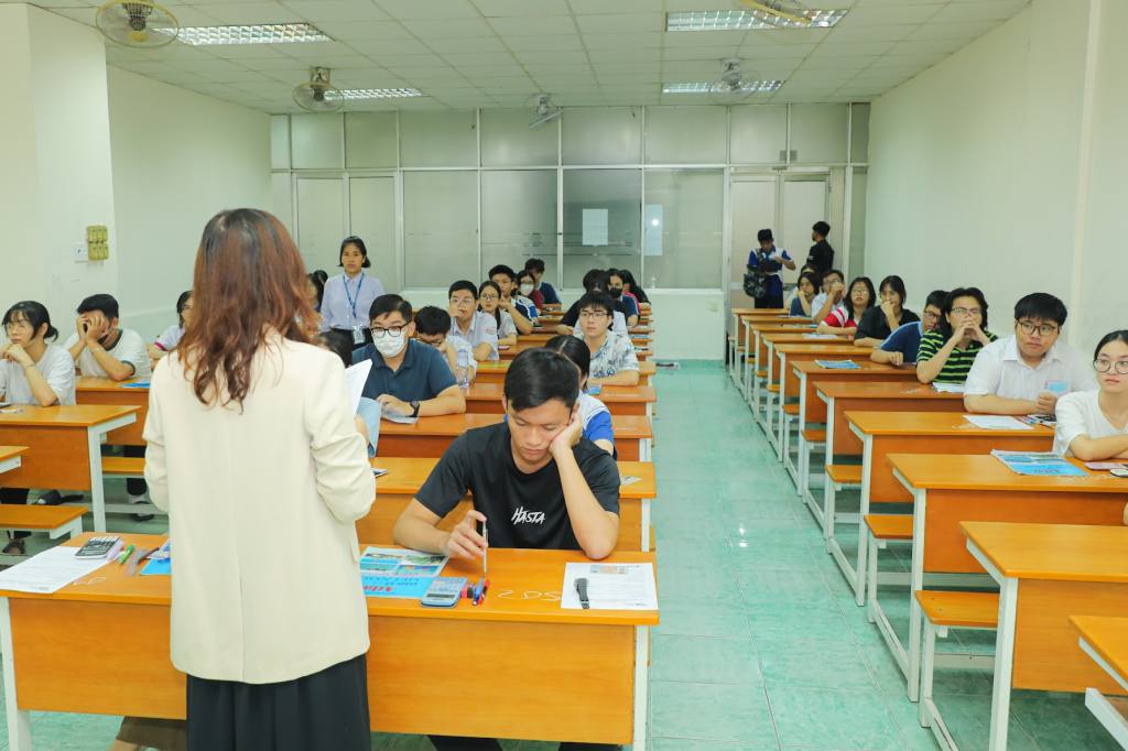 Bạn đã nắm rõ cấu trúc đề thi Đánh giá năng lực 2025 của Đại học Quốc gia Tp.HCM chưa?