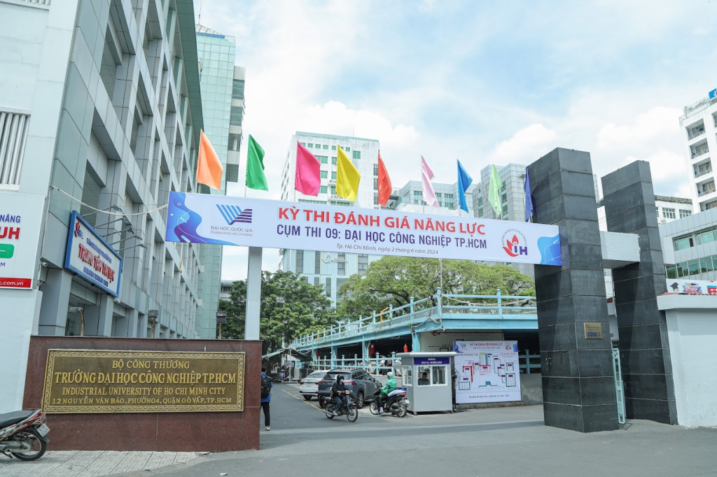 Chiến lược phân bổ thời gian giúp bạn tự tin chinh phục bài thi ĐGNL 2025