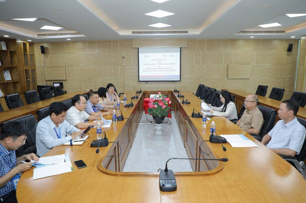 IUH tăng cường trao đổi, hợp tác các doanh nghiệp trong kỷ nguyên AI