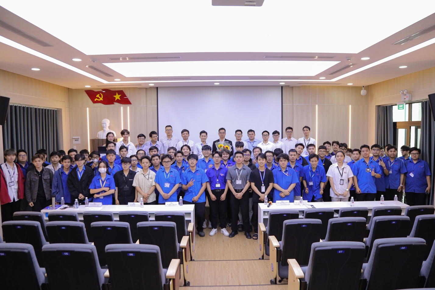 Lễ trao học bổng và Hội thảo công nghệ hiệu chỉnh ADAS tại Đại học Công nghiệp TP. HCM