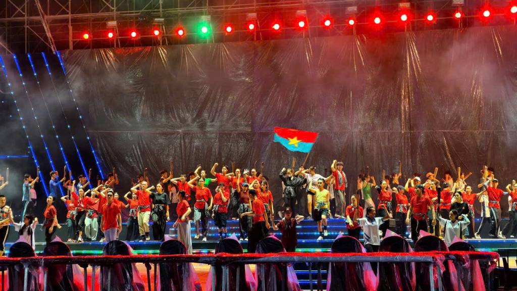 IUH hòa nhịp cùng cả nước: Tự hào kỷ niệm 50 năm Ngày Giải phóng Miền Nam – Thống nhất đất nước