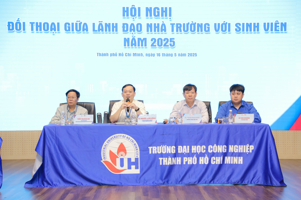 Hội nghị đối thoại giữa lãnh đạo Nhà trường và sinh viên năm 2025: Phát huy tinh thần dân chủ, lắng nghe tiếng nói người học