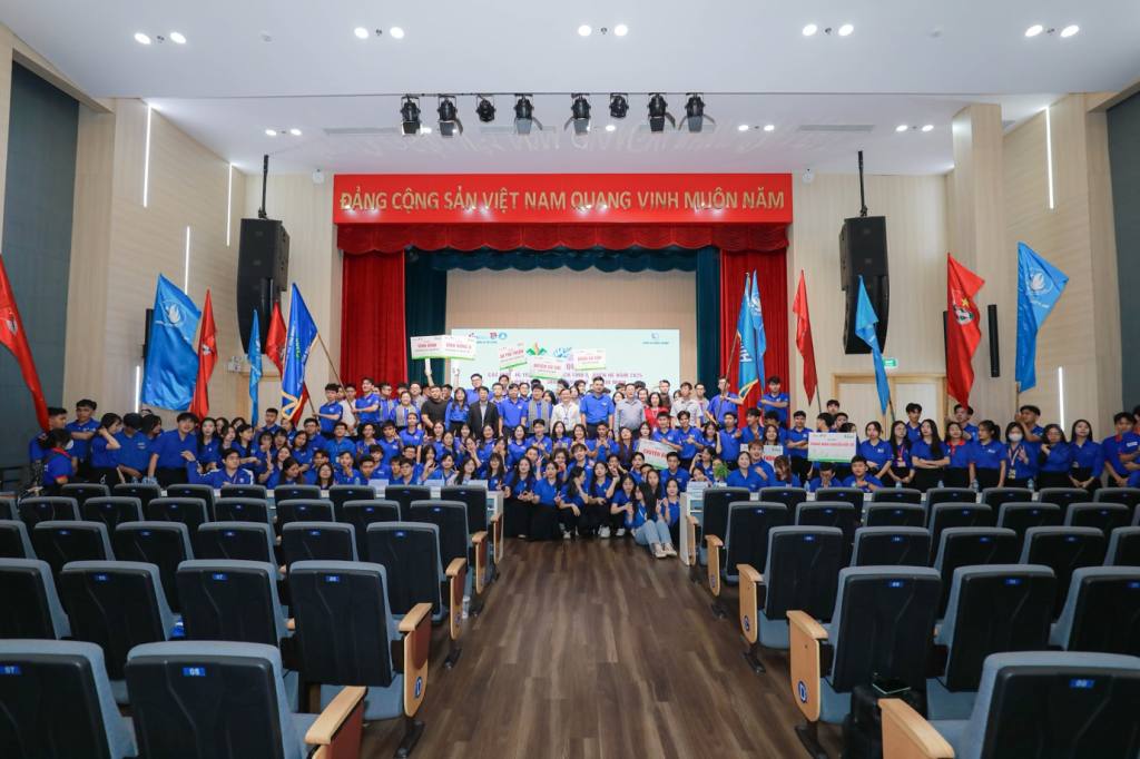 Lễ ra quân các chương trình, chiến dịch tình nguyện hè 2025 tại IUH