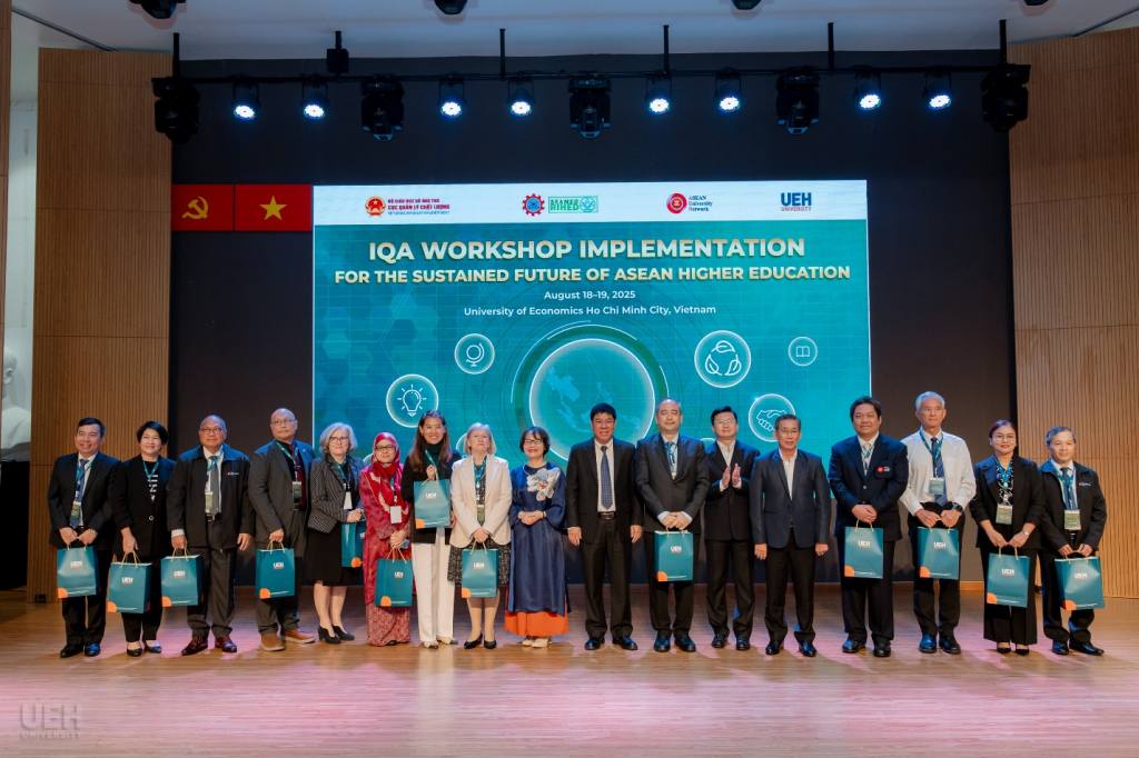 Báo cáo viên IUH chia sẻ kinh nghiệm tại Hội thảo quốc tế do Bộ GD&ĐT và AUN tổ chức