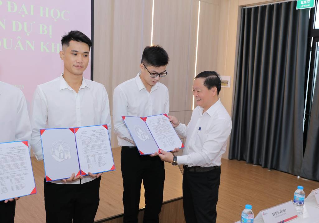 IUH vượt chỉ tiêu trong tuyển chọn sinh viên đào tạo Sĩ quan dự bị năm 2025