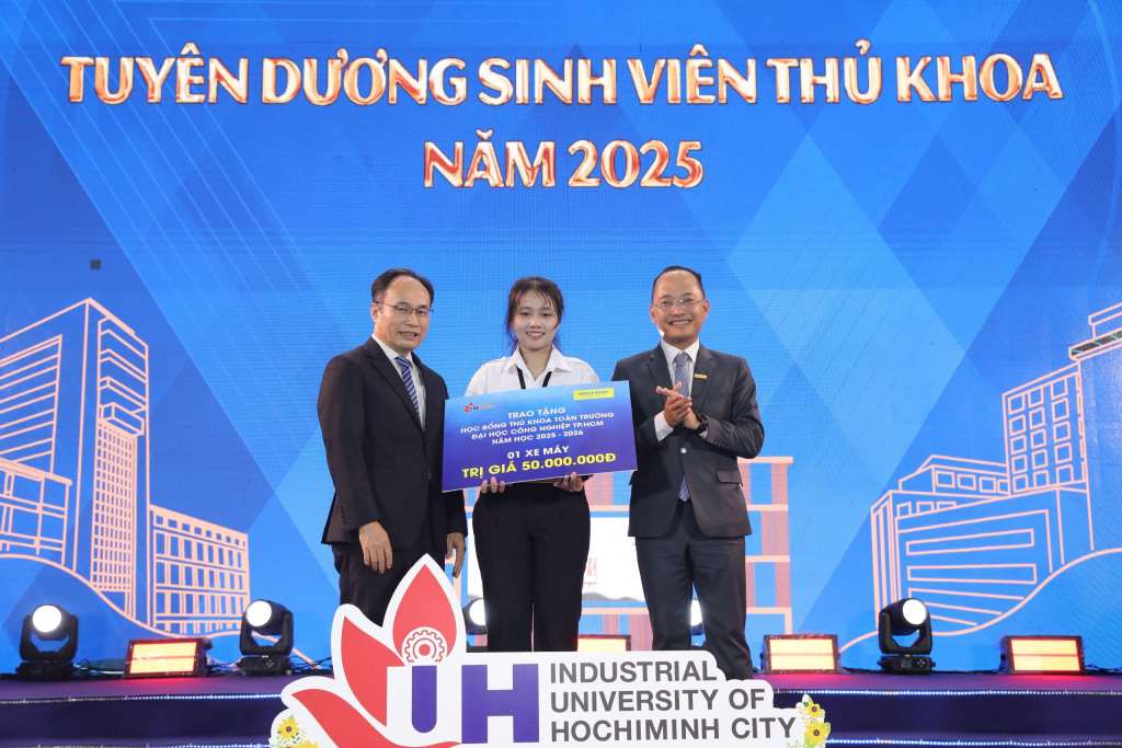 80 tỷ học bổng năm học 2025 - 2026 tại IUH: Giáo dục không chỉ nuôi dưỡng tri thức mà còn gìn giữ ước mơ