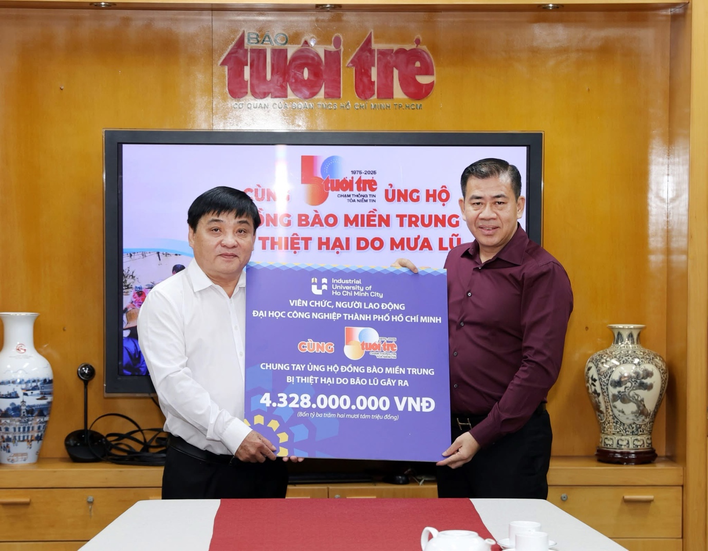 IUH quyên góp hơn 4,3 tỷ đồng hỗ trợ khẩn cấp cho bà con miền Trung