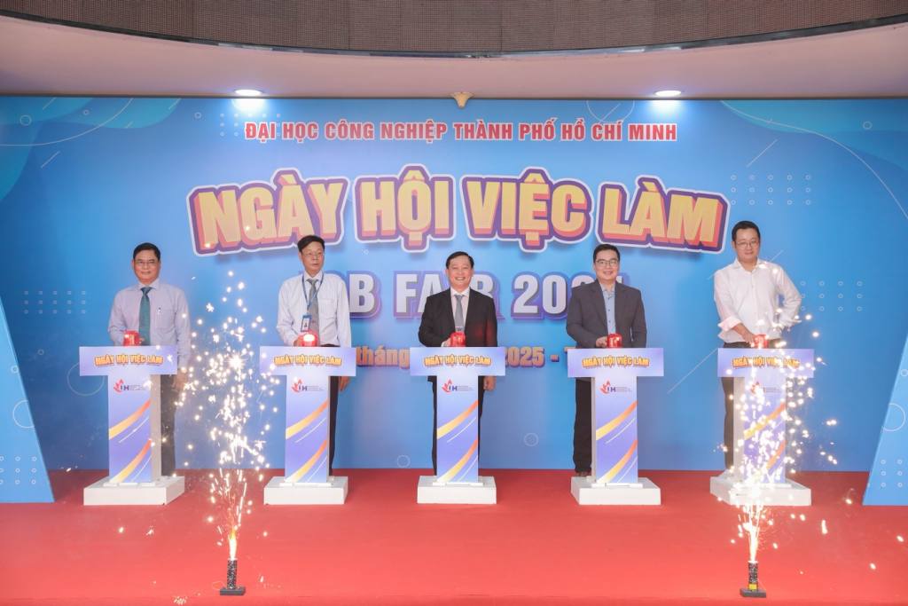 Hơn 60 doanh nghiệp “săn” nhân sự tại Ngày hội việc làm IUH 2025