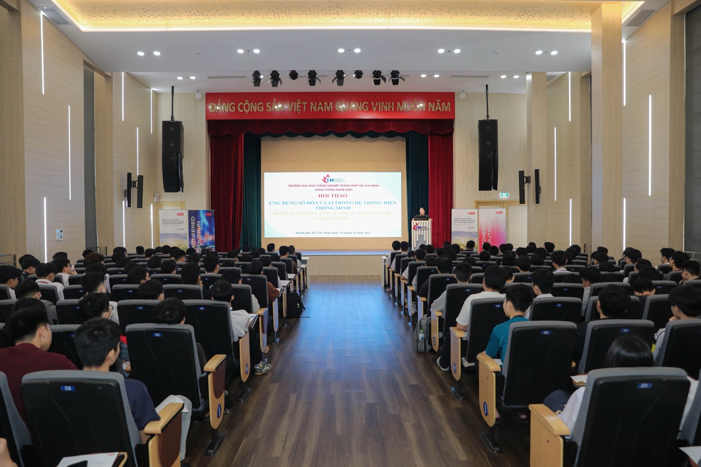 AI trong hệ thống điện thông minh của ABB: Bước tiến đổi mới công nghệ tại IUH