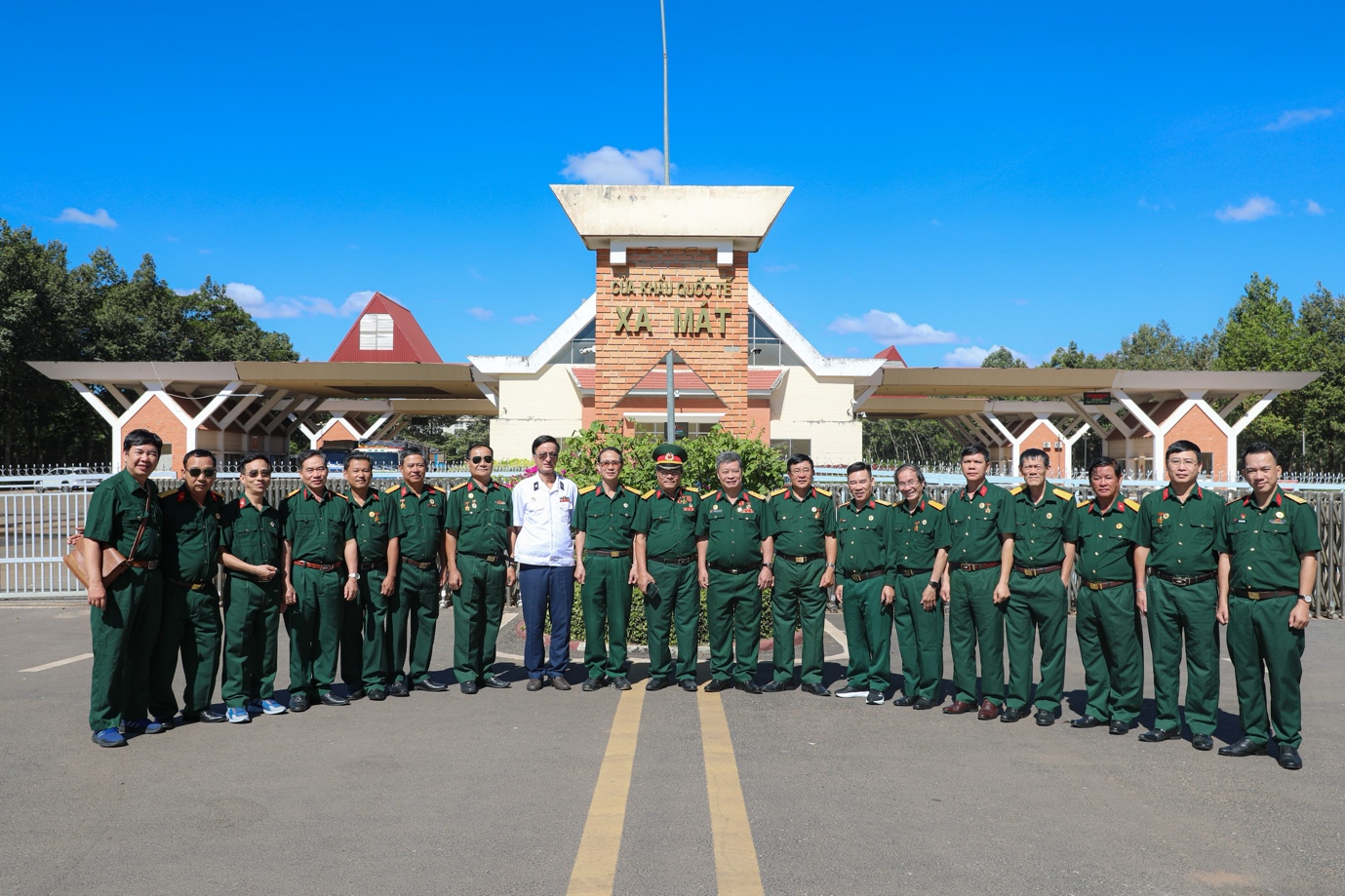 Hội Cựu chiến binh IUH về nguồn kỷ niệm 81 năm Ngày thành lập Quân đội Nhân dân Việt Nam