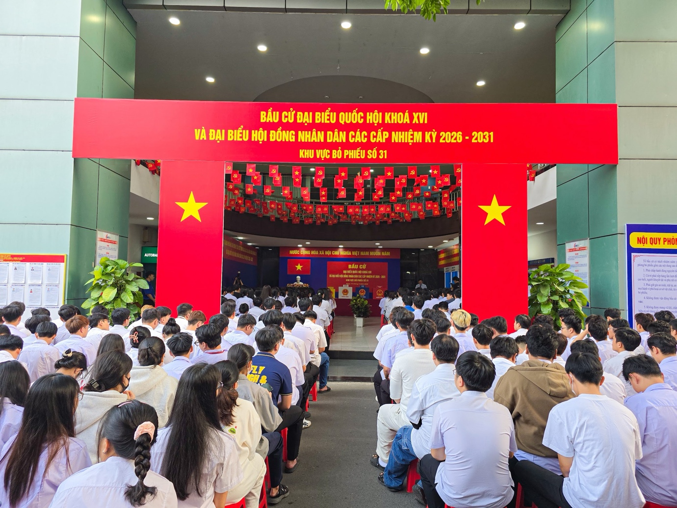 L&aacute; phiếu đầu ti&ecirc;n của sinh vi&ecirc;n IUH