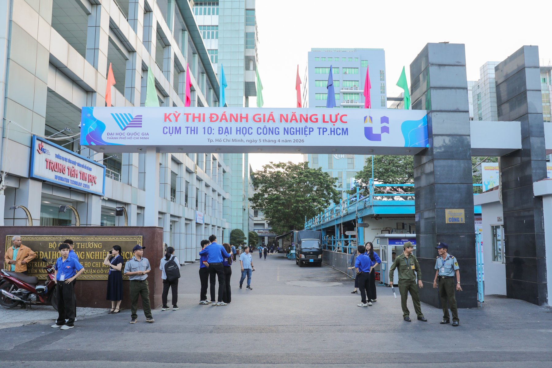 Gần 99% th&iacute; sinh dự thi tại cụm IUH